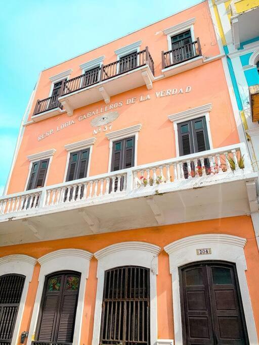 Apartment Penthouse With Private Rooftop! *
