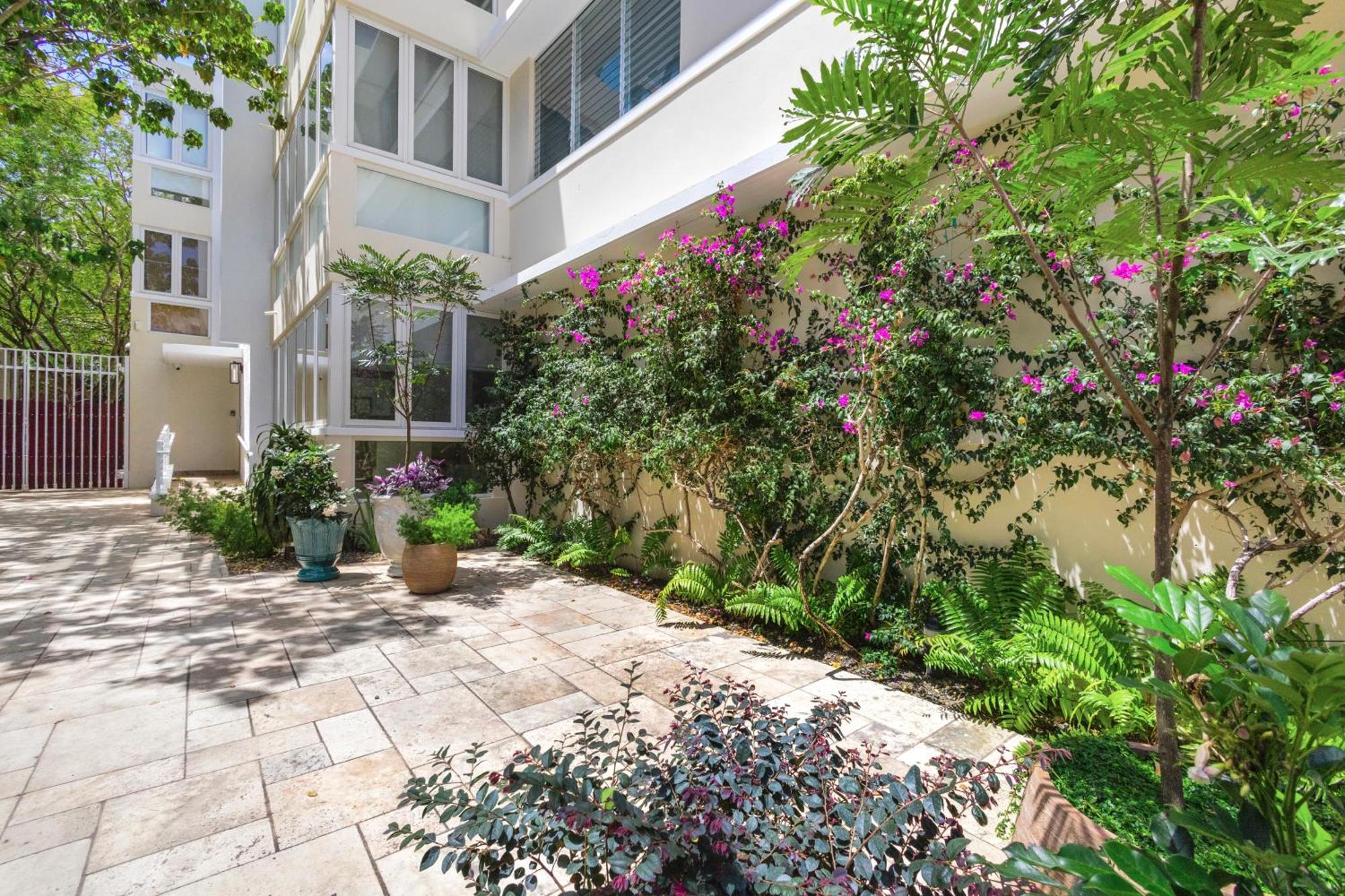 Apartment Hidden Gem In Miramar- Power Generator- Parking