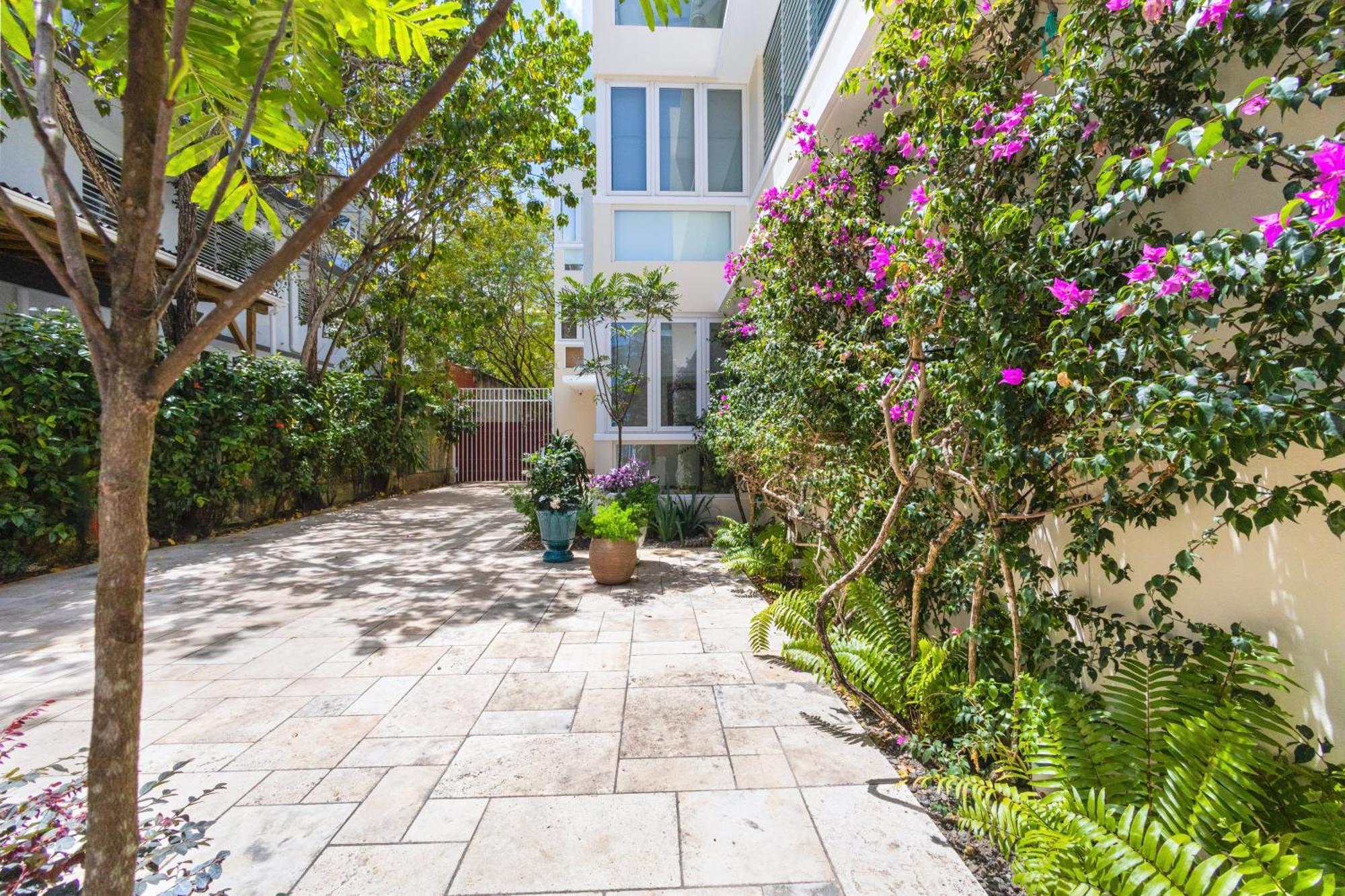 Apartment Hidden Gem In Miramar- Power Generator- Parking San Juan