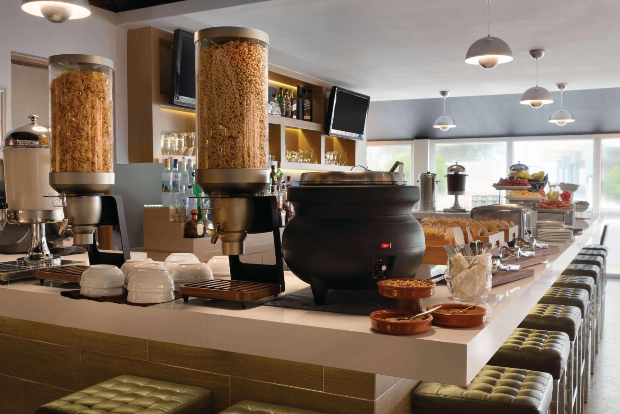 Hotel Tryp By Wyndham Isla 3*