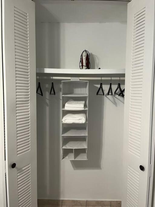 Sunny Breeze 2 Bed Airport And Beaches Are Close Apartment San Juan