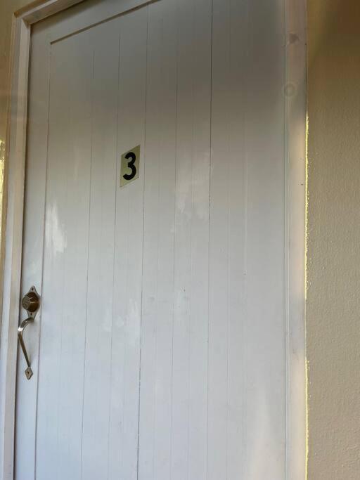 Apartment Sunny Breeze 2 Bed Airport And Beaches Are Close *