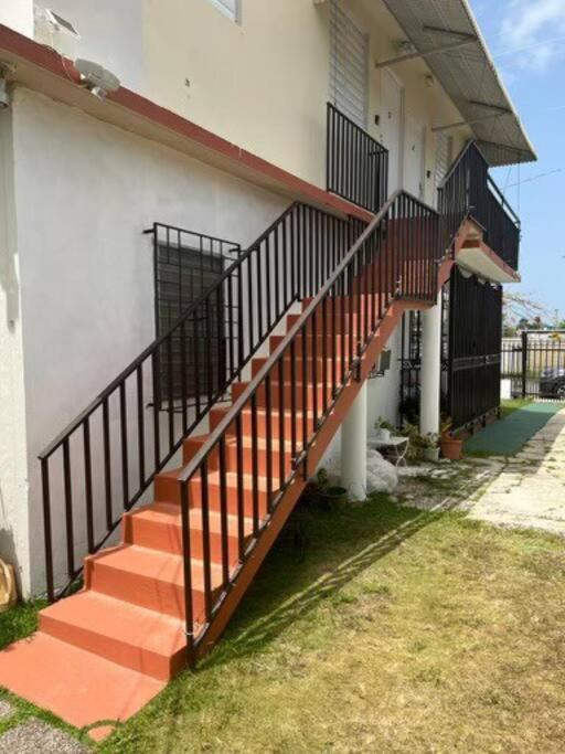 Sunny Breeze 2 Bed Airport And Beaches Are Close