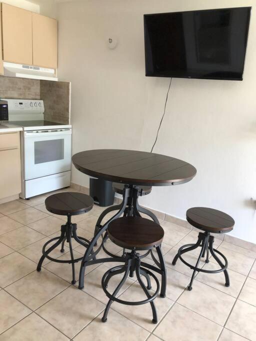 Apartment Sunny Breeze 2 Bed Airport And Beaches Are Close *