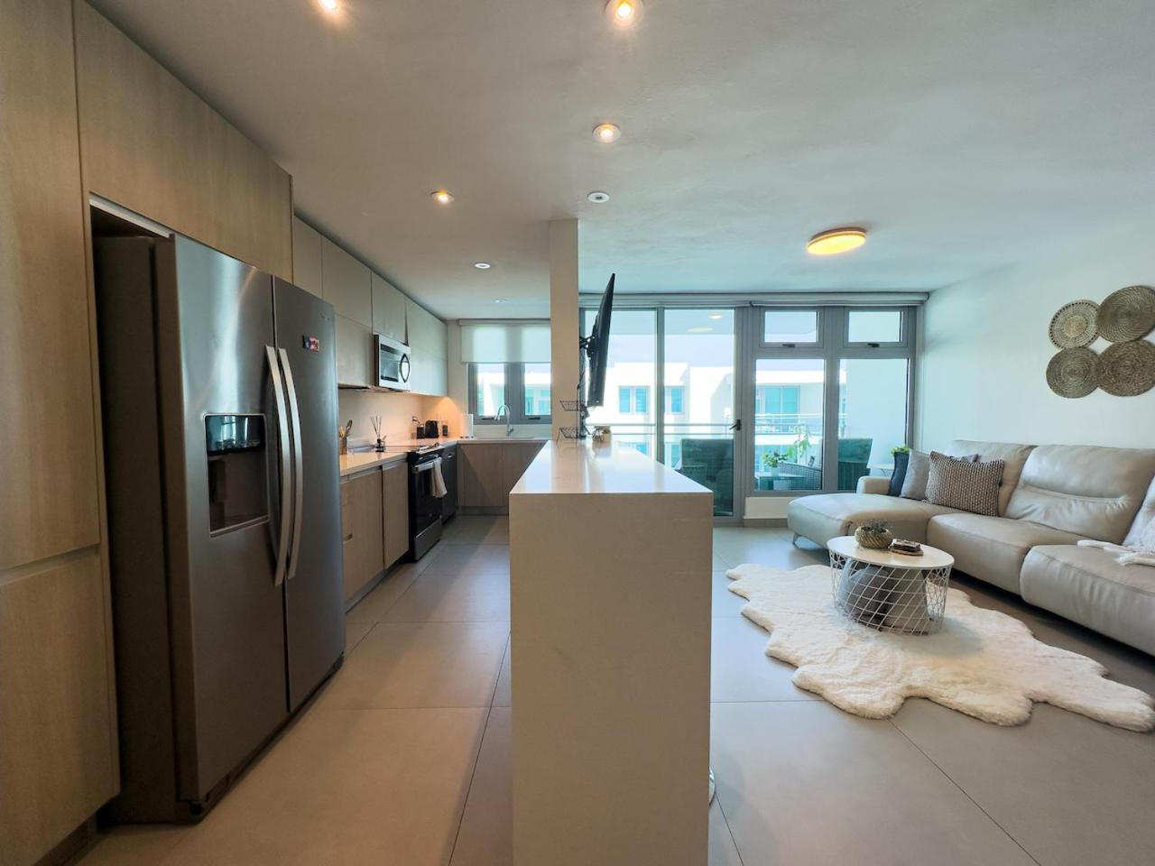 Luxury Apt - 2 Pools & Generator!