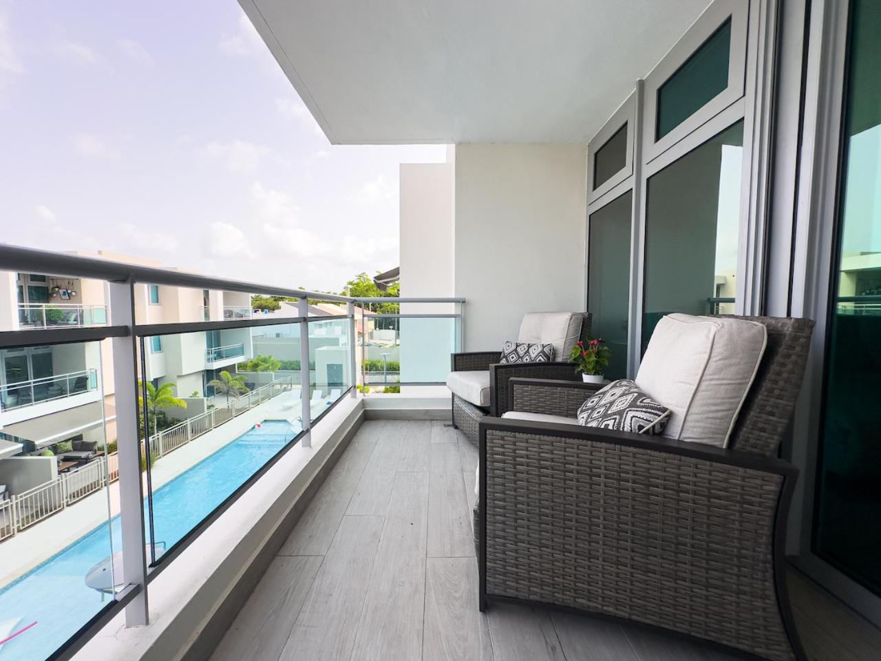Apartment Luxury Apt - 2 Pools & Generator! *