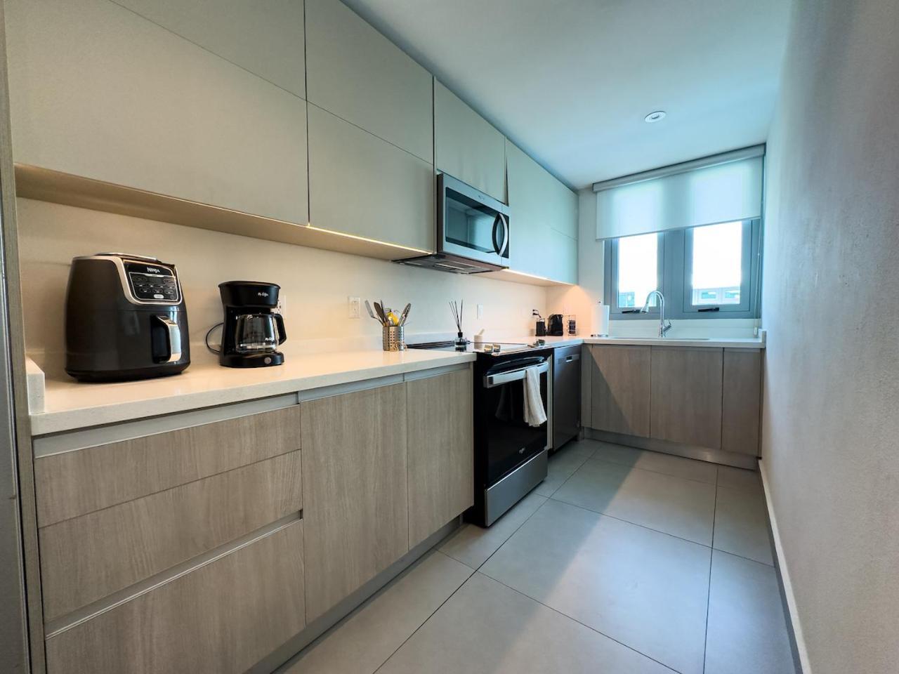 Luxury Apt - 2 Pools & Generator! Apartment