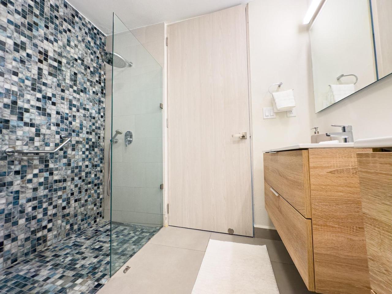Luxury Apt - 2 Pools & Generator! * San Juan