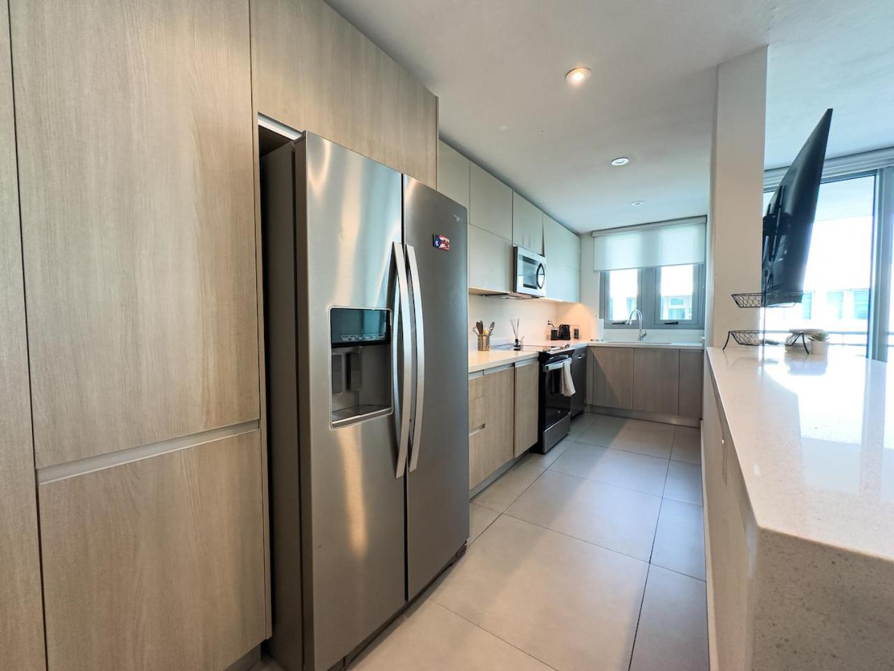 Luxury Apt - 2 Pools & Generator! Apartment *