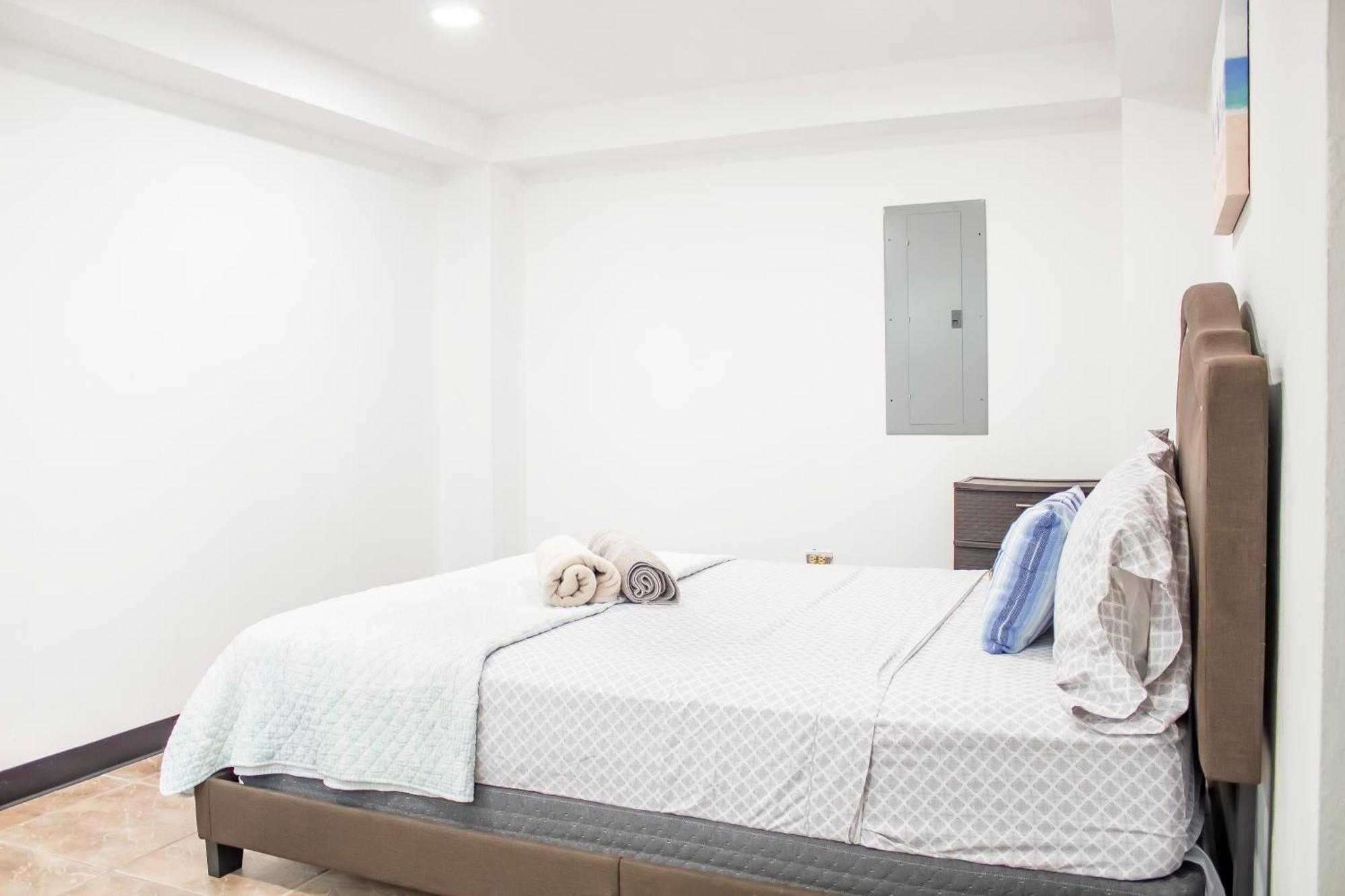 3050 Place Apartment *