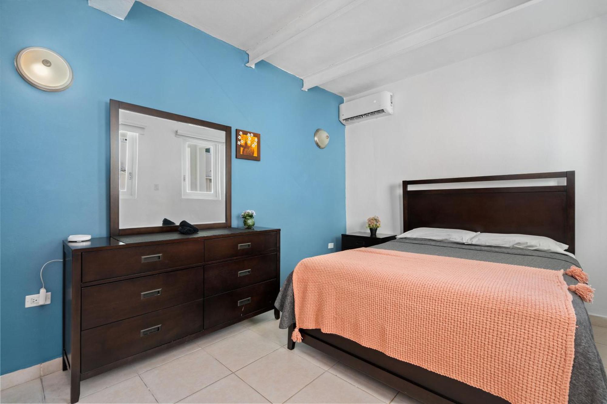 Otium With Pool Pet Friendly Near The