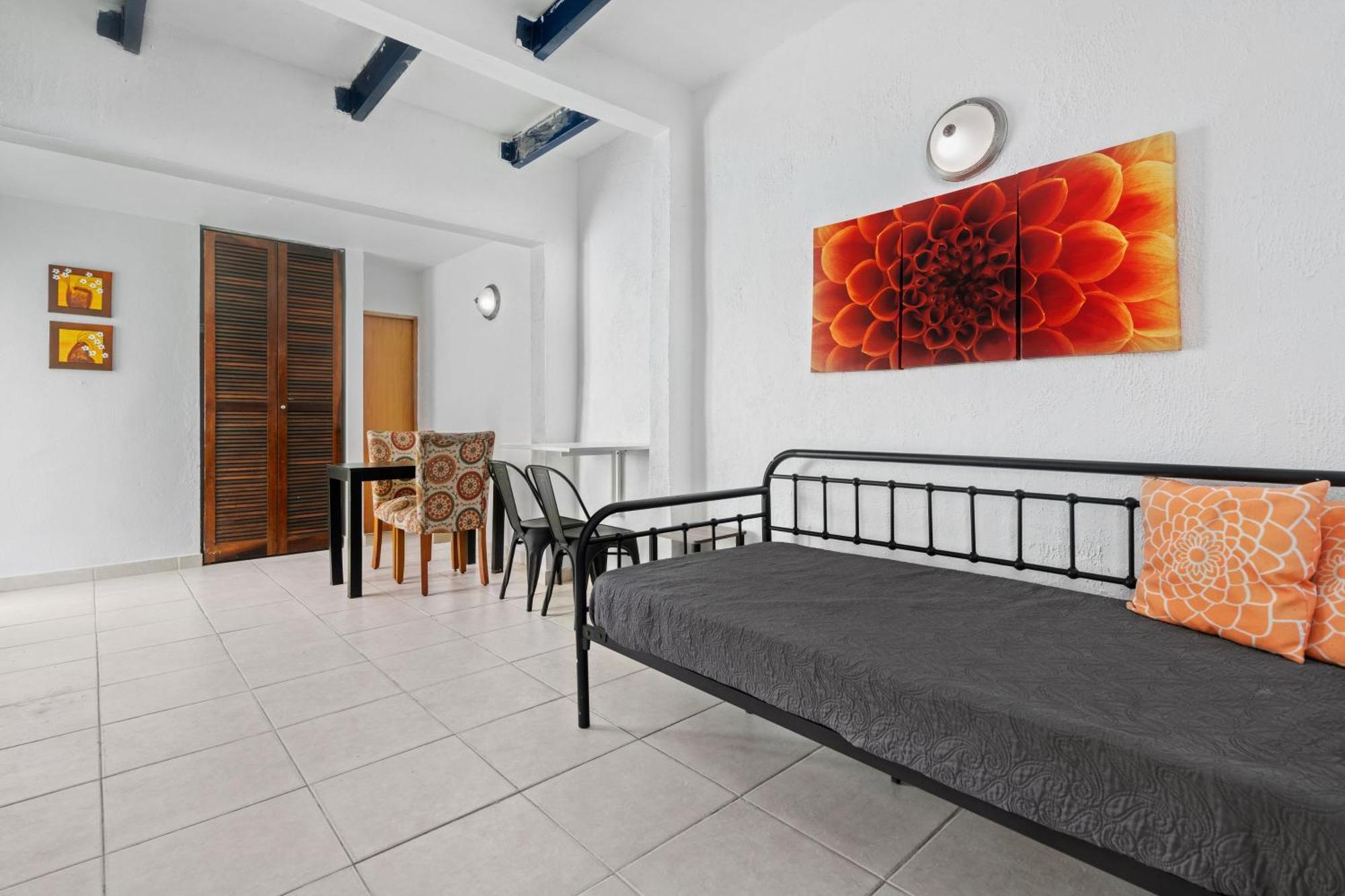 Otium With Pool Pet Friendly Near The Apartment