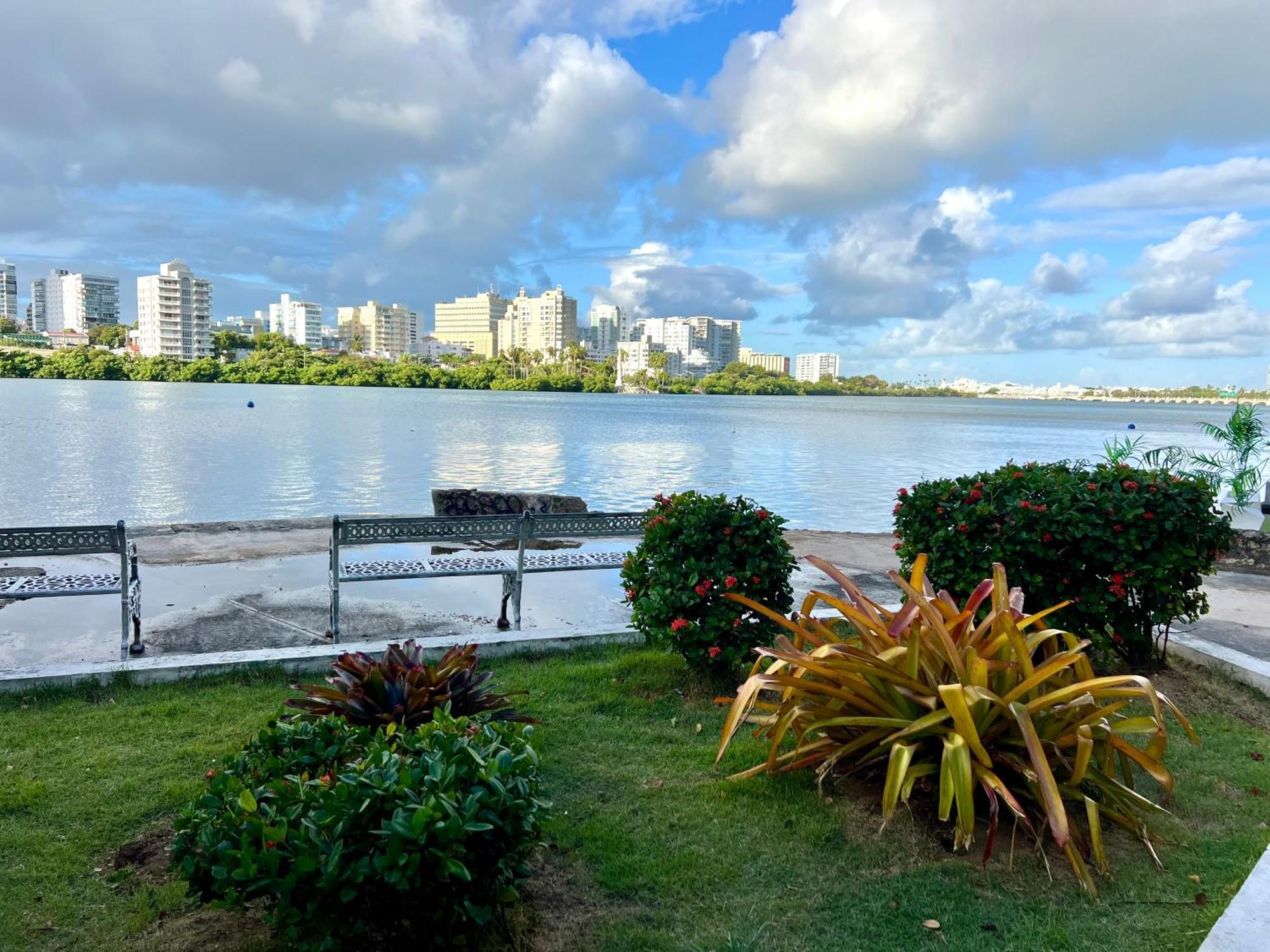 Condado Beachfront Tantra Apartment *