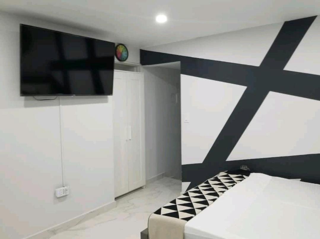 La Apartment *