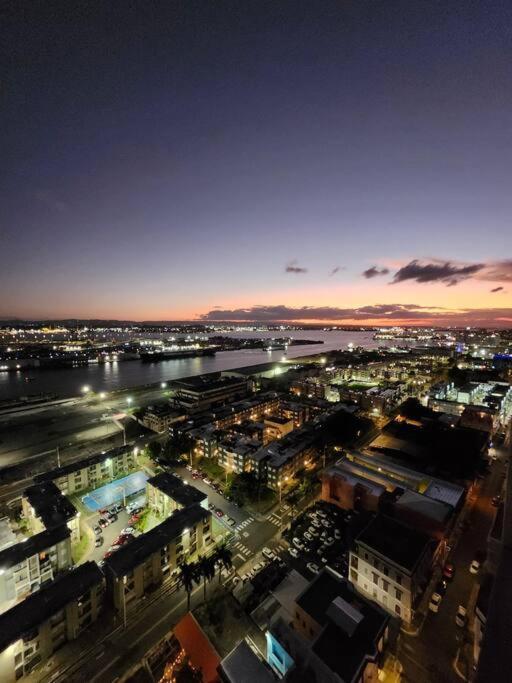 Apartment Great View Of Bay & Close The