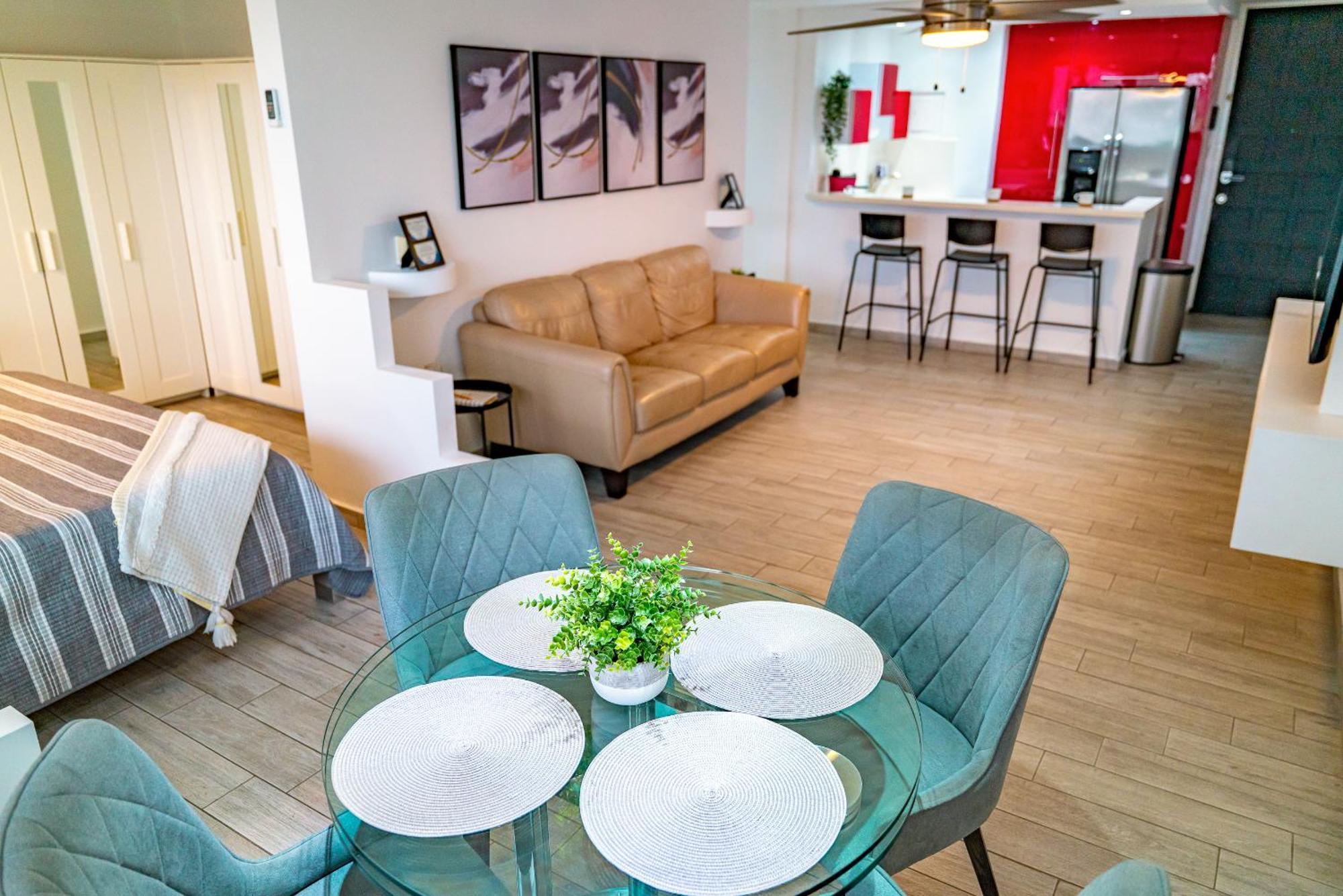 Beachfront Bliss At Isla Apartment *