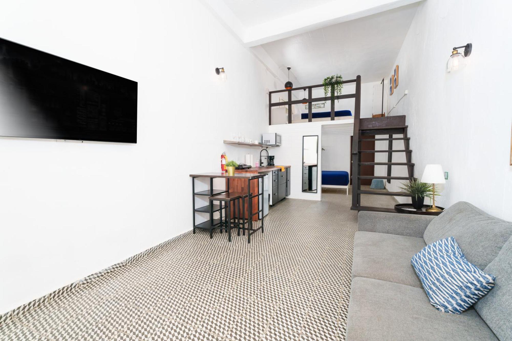 Apartment Centric Apt. In Elk.3 *