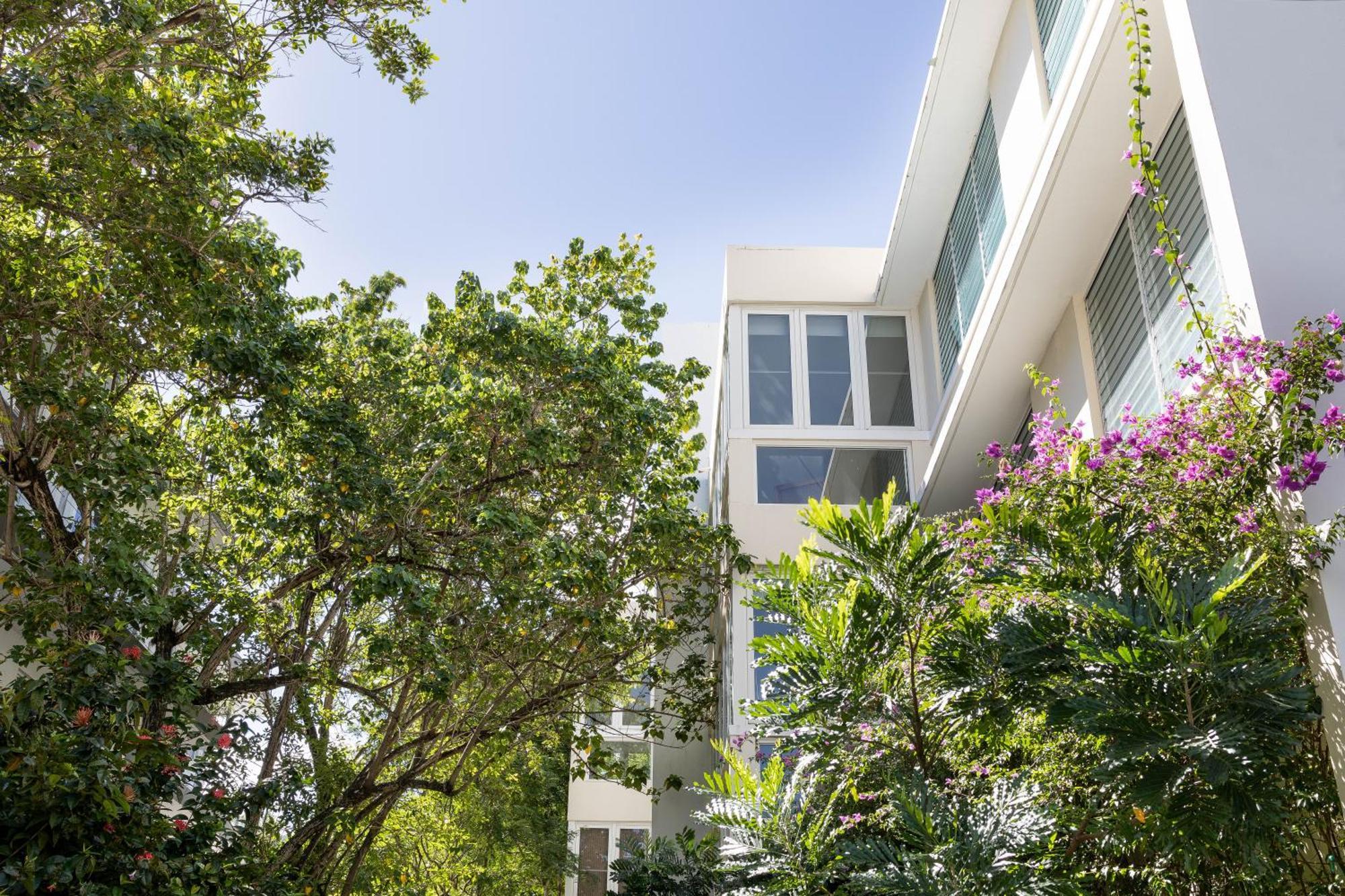 Hidden Gem In Miramar- Power Generator- Parking Apartment San Juan