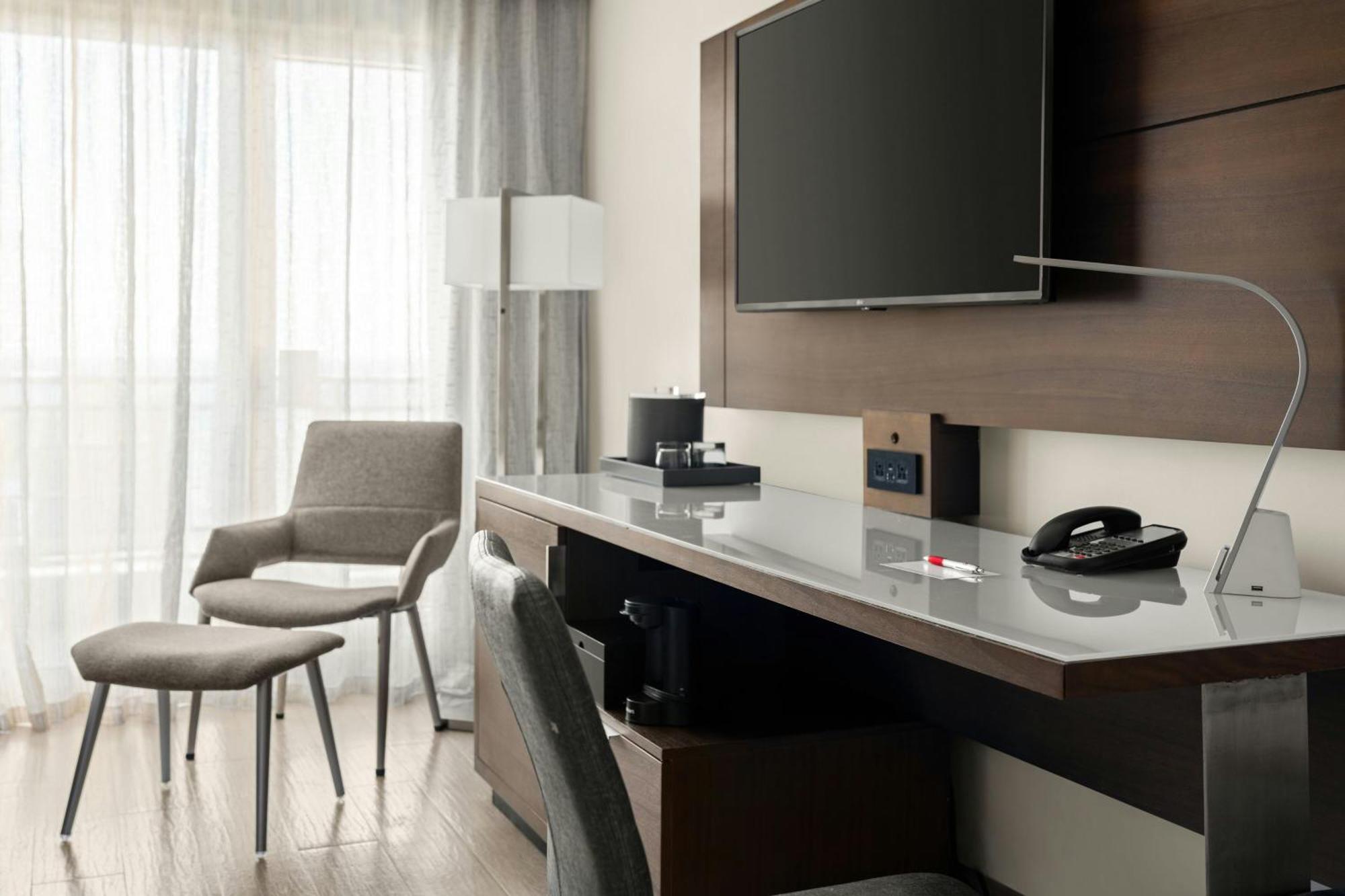 Marriott And Stellaris Casino Resort 4*