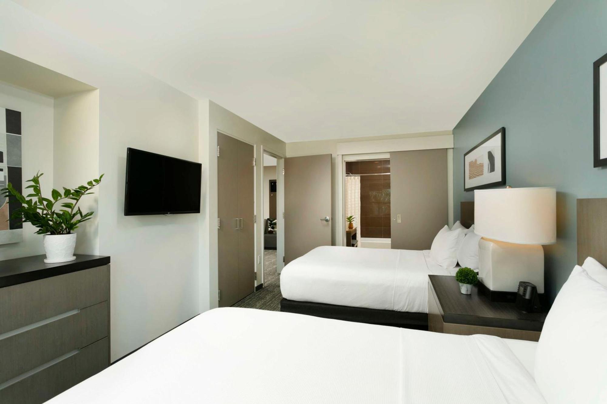 Hyatt House Hotel 3*