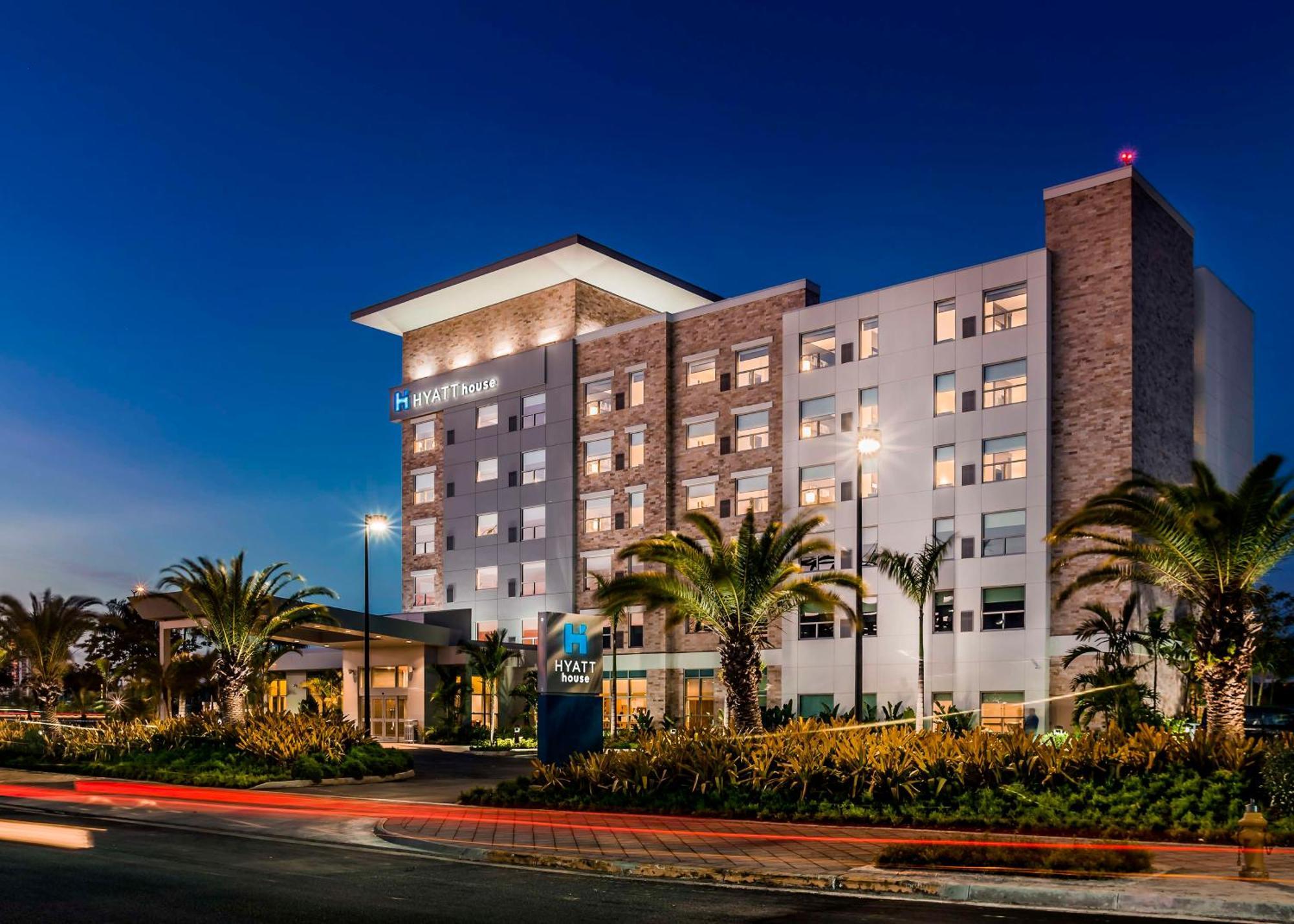 Hyatt House Hotel 3*