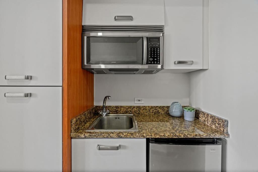 Apartment The Sunrise With Ocean View L 2 Queen Beds San Juan