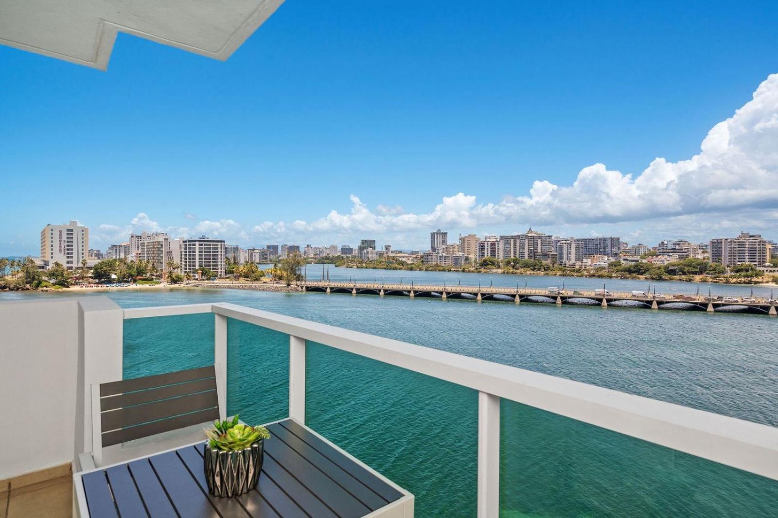 Apartment The Sunrise With Ocean View L 2 Queen Beds *