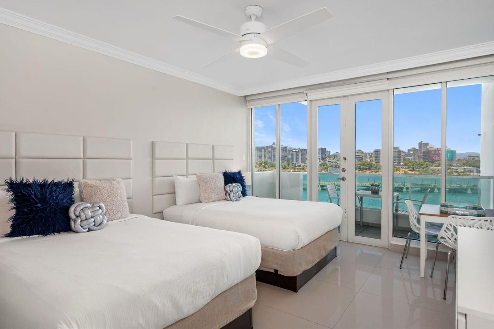 Apartment The Sunrise With Ocean View L 2 Queen Beds
