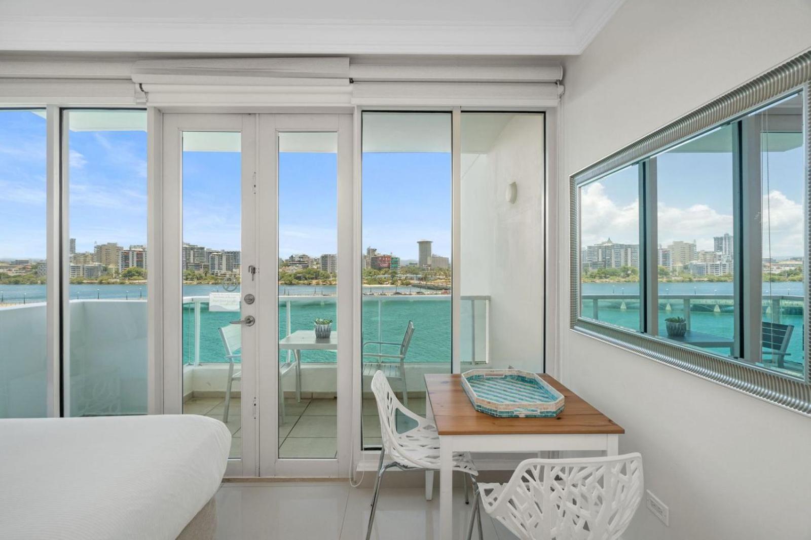The Sunrise With Ocean View L 2 Queen Beds Apartment San Juan