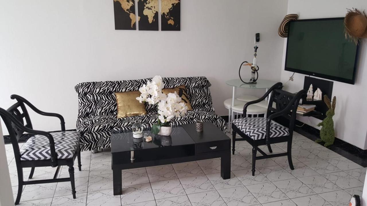 Black & White Comfort House Holiday home *