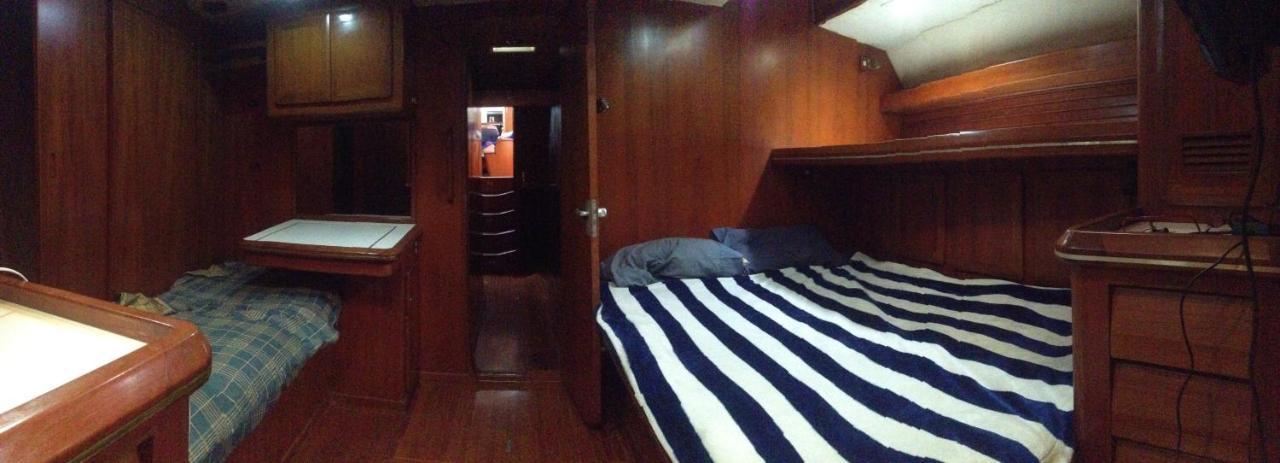 Serenity Boatel In Botel San Juan