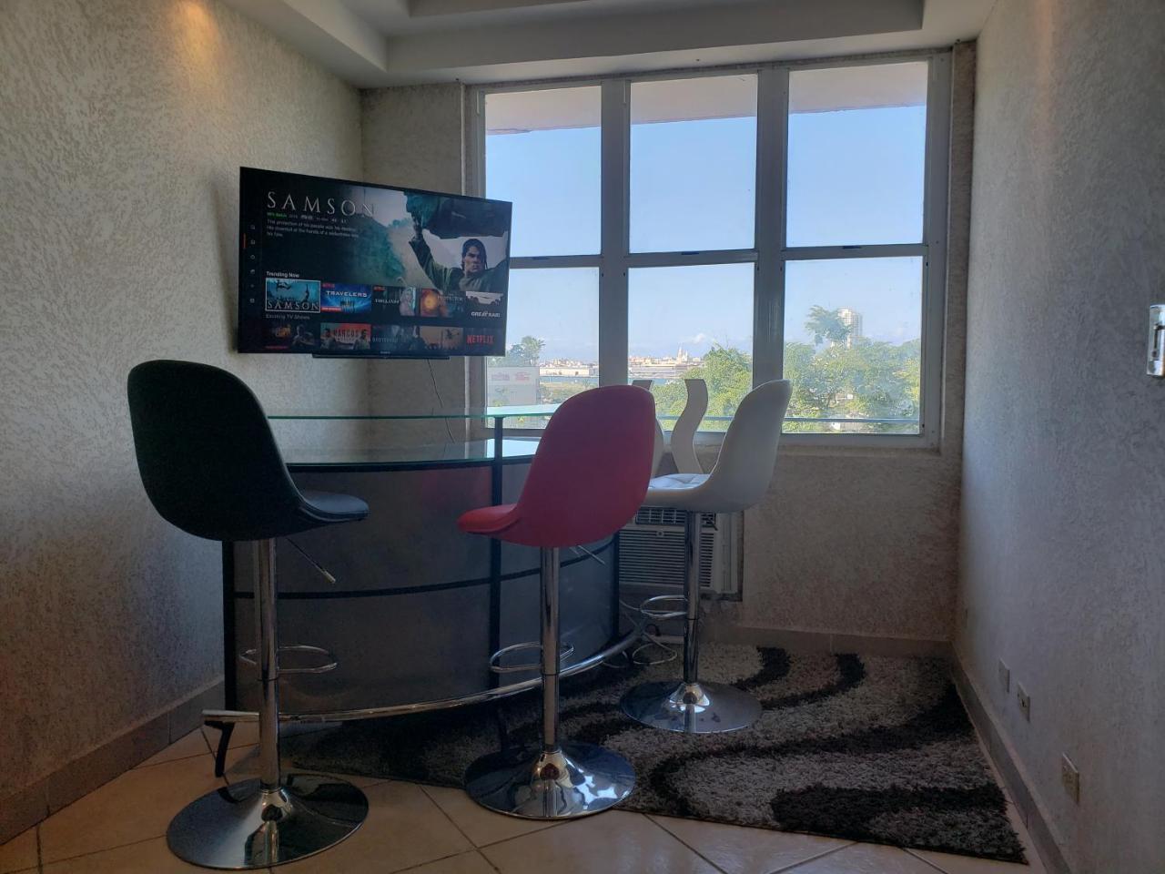 In San Juan, 4 Guests Max, 1 Br-1 Bth, Full Kitchen, Free Internet-parking Apartment *