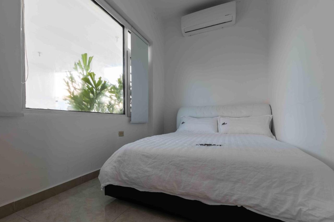 Guest house Beach House *