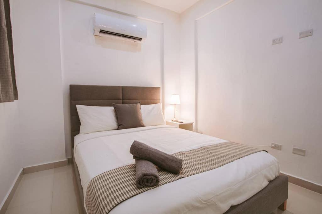 Two Bedroom Apt In Old Sj Five Min Walking From The Beach - Sevilla Court I