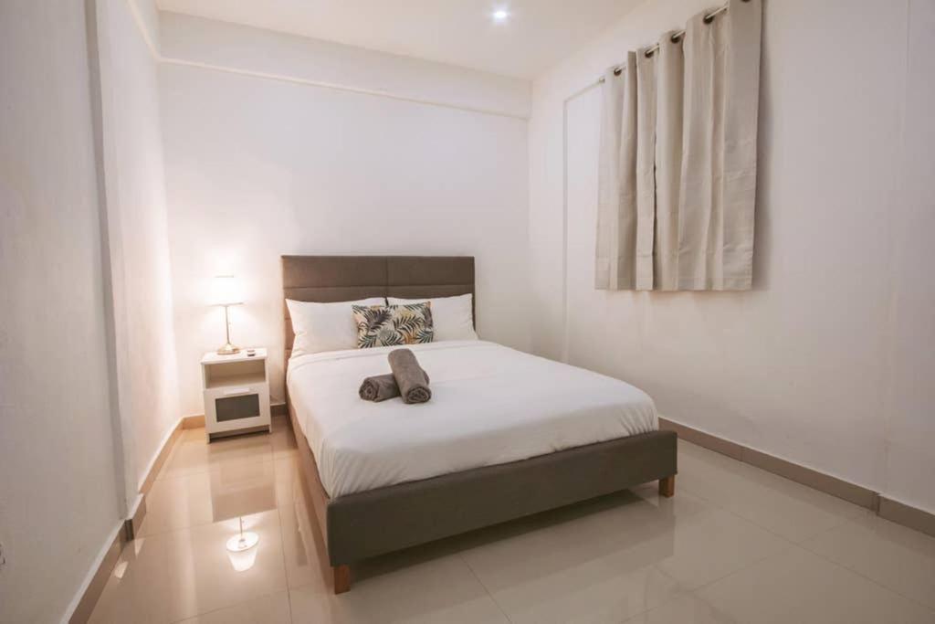 Two Bedroom Apt In Old Sj Five Min Walking From The Beach - Sevilla Court I Apartment San Juan